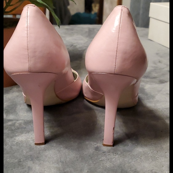 Heels - Picture 2 of 3